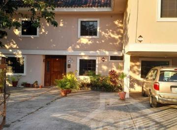 Casa · 260m² · 3 Recámaras · 2 Estacionamientos · Casa en Venta Col. Bellavista, Tampico, Tamaulipas