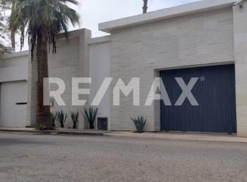 Oficina · 788m² · 4 Estacionamientos · En Venta Oficinas/casa Comercial en Los Pinos - (4)
