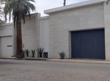 Oficina · 788m² · 4 Estacionamientos · En Venta Oficinas/casa Comercial en Los Pinos - (4)