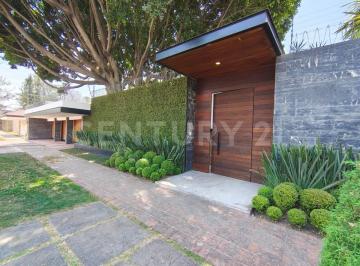 Casa · 588m² · 4 Recámaras · 3 Estacionamientos · Casa Residencial de Lujo! en Venta, Fraccionamiento Las Animas, Puebla