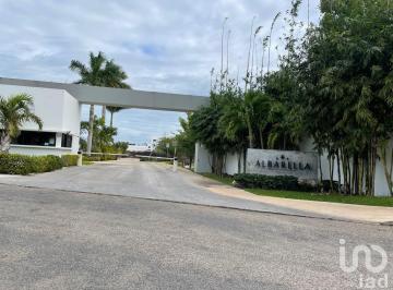 Terreno / Lote · 304m² · Terreno en Privada Residencial Albarella Conkal Yucatan