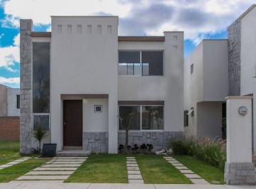 Casa · 166m² · 4 Recámaras · 2 Estacionamientos · Casa Caltengo en Xaramá