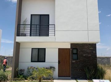 Casa en condominio · 96m² · 3 Recámaras · 2 Estacionamientos · Casa en Venta Ferrara - Modelo Castelli