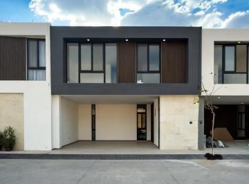 Casa en condominio · 400m² · 4 Recámaras · 2 Estacionamientos · Casa en Venta en Rinconada Jacarandas - Modelo 2