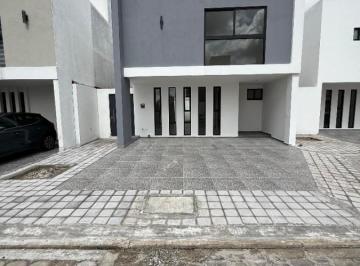 Casa · 161m² · 3 Recámaras · 2 Estacionamientos · Casa en Pre Venta en Tlaxcalancingo de 3 Recamaras