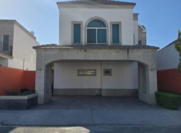 Casa de 3 habitaciones, Saltillo · Casa en Renta Al Norte de Saltillo en Fraccionamiento Amueblada y Equipada