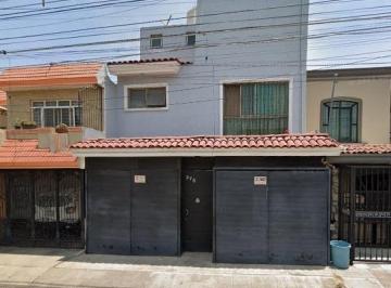 Casa de 3 habitaciones, San Pedro Tlaquepaque · Casa en Venta Jardines de La Paz Tlaquepaque Jalisco
