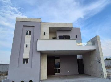 Casa en condominio de 4 habitaciones, Saltillo · Casa en Venta en Valle de Fontana, Saltillo Coahuila