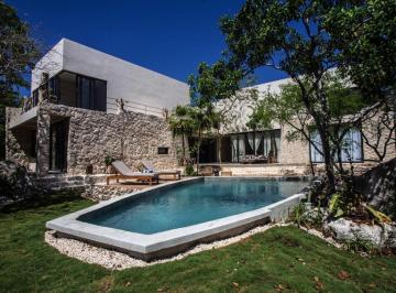Casa · 560m² · 5 Recámaras · 4 Estacionamientos · House in Akumal