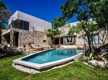 Casa · 560m² · 5 Recámaras · 4 Estacionamientos · House in Akumal