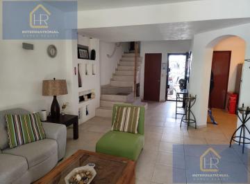 Casa · 259m² · 3 Recámaras · 2 Estacionamientos · Casa en Venta en Palma Real, Playacar