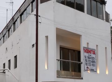 Fachada · Residencia de Lujo con Alberca Techada y Salón de Usos Múltiples