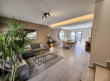 Casa · 143m² · 3 Recámaras · 2 Estacionamientos · Casa en Venta en Meseta, Queretaro
