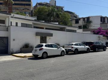 Terreno comercial de 4 habitaciones, Monterrey · Venta Casa y Local Uso Mixto