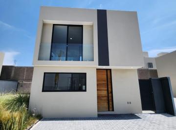 Casa · 104m² · 4 Recámaras · 2 Estacionamientos · Casa en Venta en Meseta, Queretaro