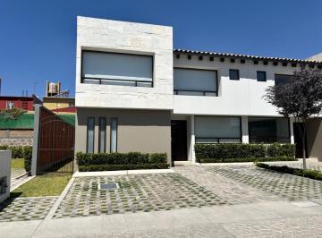 Casa en condominio de 3 habitaciones, Calimaya · Renta Pedregal del Bosque Calimaya