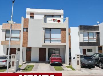 Casa · 200m² · 4 Recámaras · 2 Estacionamientos · Casa en Venta Fraccionamiento Aurea Zibata