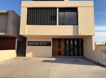 Casa · 339m² · 4 Recámaras · 3 Estacionamientos · Casa - Fraccionamiento El Campanario