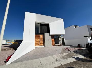 Casa de 4 habitaciones, San Juan del Río · Casa en Venta en Fracc Residencial Los Encinos