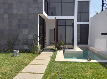 Casa de 3 habitaciones, Emiliano Zapata · Casa Nueva con Alberca en Privada
