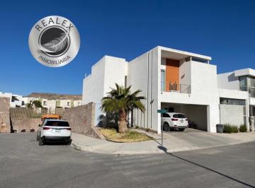 Casa · 259m² · 4 Recámaras · 2 Estacionamientos · Casa - Chihuahua