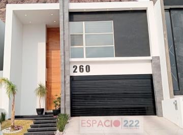 Casa de 4 habitaciones, Chihuahua · Hermosa Casa en Venta en Fracc Bosques Real (Zona Cantera) $7'500,000