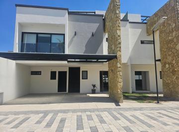 Casa en condominio de 3 habitaciones, Metepec · Casa en Venta en Metepec Residencial Mallorca con Alberca