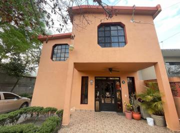 Casa de 3 habitaciones, Santiago · Hermosa Casa con Amplio Jardín en Santiago Nl