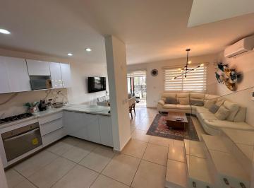 Casa · 240m² · 3 Recámaras · 2 Estacionamientos · Casa en Palmilla Grand Residencial