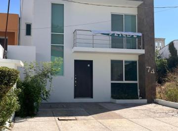 Casa · 170m² · 3 Recámaras · 2 Estacionamientos · Se Vende Casa en Fracc. Olinala en Acapulco Diamante