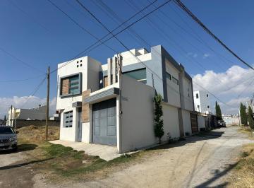 Casa · 350m² · 3 Recámaras · 3 Estacionamientos · Casa en Venta