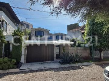Departamento · 358m² · 3 Recámaras · 3 Estacionamientos · Casa en Condominio en Venta en La Virgen, Metepec, Estado de México