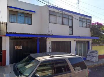 Casa · 277m² · 1 Estacionamiento · Amplia Casa con Locales en Venta en Col. Fuego Nuevo, Iztapalapa.