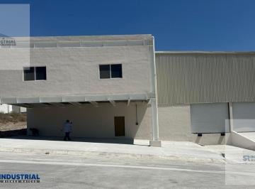 Bodega comercial · 1000m² · 4 Estacionamientos · Bodega en Renta Zona Santa Catarina