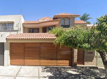 Casa de 4 habitaciones, Zapopan · Casa de Ensueño Disponible en Av Novelistas, Fraccionamiento Jardines Vallarta, Zapopan
