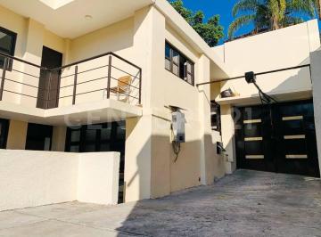 Casa de 4 habitaciones, Cuernavaca · Casa Sola, 4 Recamaras, Colonia Analco, Cuernavaca