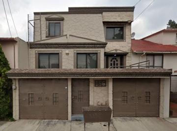 Casa de 4 habitaciones, Naucalpan de Juárez · Casa en Remate Ubicada en Manuel Ávila Camacho, Naucalpan de Juárez Mex