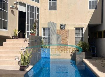 Casa · 725m² · 5 Recámaras · Casa en Petrolera