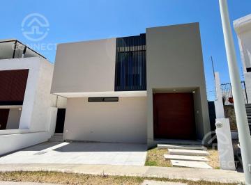 Casa · 315m² · 3 Recámaras · 3 Estacionamientos · Casa Nueva en Venta, Zanda Residencial, Zona Norte León Gto