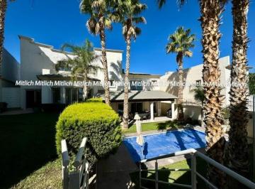Casa · 473m² · 3 Recámaras · 3 Estacionamientos · Casa en Venta Rincon de Las Lomas