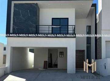 Casa · 260m² · 3 Recámaras · 2 Estacionamientos · Casa en Venta Valdivia $5,200,000
