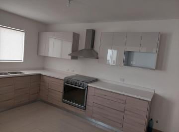 Casa · 175m² · 4 Recámaras · 2 Estacionamientos · Casa en Renta en Bosques de Las Cumbres Monterrey, Nuevo Leon