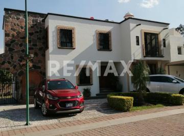 Casa · 318m² · 4 Recámaras · 6 Estacionamientos · Casa en Venta en Ampliación Huerta del Carmen, Corregidora Querétaro - (4)