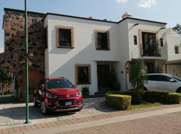 Casa · 318m² · 4 Recámaras · 6 Estacionamientos · Casa en Venta en Ampliación Huerta del Carmen, Corregidora Querétaro - (4)