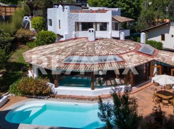 Casa · 1438m² · 4 Recámaras · 2 Estacionamientos · Casa en Venta - (4)