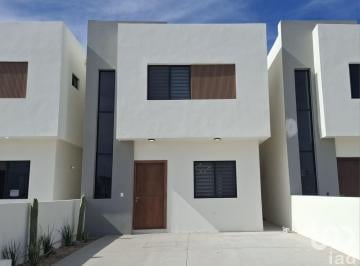 Casa · 115m² · 3 Recámaras · 2 Estacionamientos · Casa en Venta en La Paz Baja California Sur