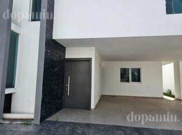 Casa · 231m² · 3 Recámaras · 2 Estacionamientos · Casa en Unidad Nacional