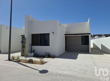Casa · 88m² · 2 Recámaras · 1 Estacionamiento · Casa en Venta en Privada en La Paz Baja California Sur