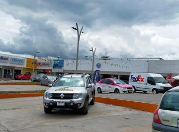 Local comercial · 221m² · Local en Chicoloapan en Av Principal con Estacionamineto