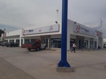 Local comercial · 70m² · 17 Estacionamientos · Local en Fracciones de Los Gómez en Esquina